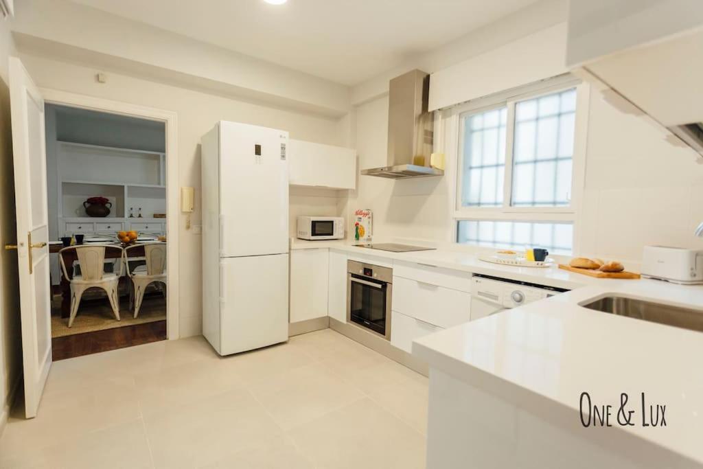 O&L Aire - Spacious And Bright Apartment In The Heart Of Севилья Экстерьер фото