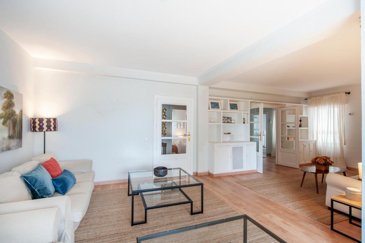 O&L Aire - Spacious And Bright Apartment In The Heart Of Севилья Экстерьер фото
